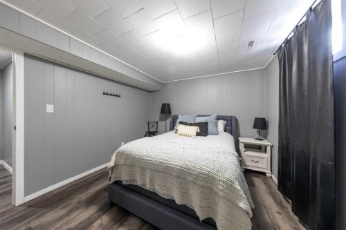 3004 48 Avenue, Lloydminster, SK - Indoor Photo Showing Bedroom