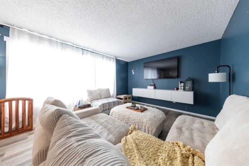 3004 48 Avenue, Lloydminster, SK - Indoor