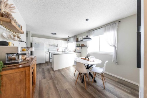 3004 48 Avenue, Lloydminster, SK - Indoor Photo Showing Kitchen