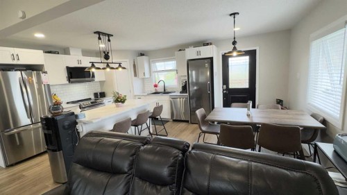 906 10 Avenue, Wainwright, AB - Indoor