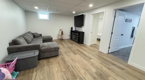 906 10 Avenue, Wainwright, AB - Indoor Photo Showing Basement
