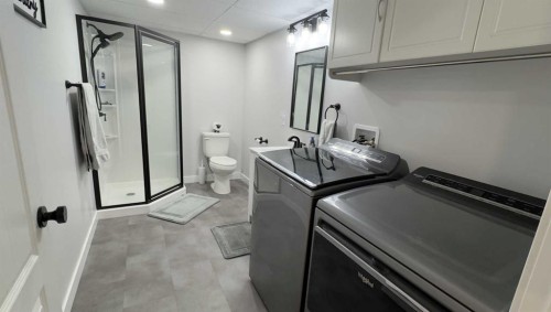 906 10 Avenue, Wainwright, AB - Indoor Photo Showing Laundry Room