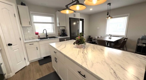 906 10 Avenue, Wainwright, AB - Indoor Photo Showing Other Room