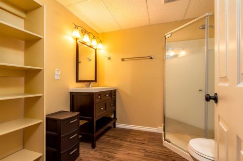 2404B 57A Avenue, Lloydminster, AB - Indoor Photo Showing Bathroom