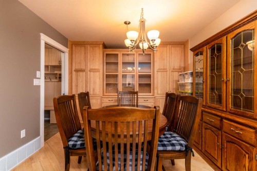 2404B 57A Avenue, Lloydminster, AB - Indoor Photo Showing Dining Room