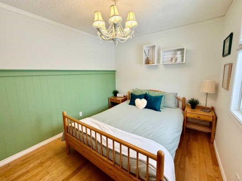 1621 4 Avenue, Wainwright, AB - Indoor Photo Showing Bedroom