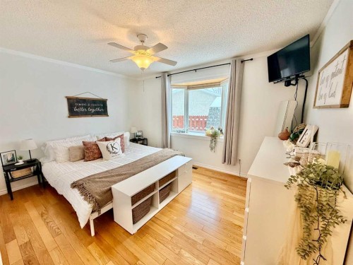 1621 4 Avenue, Wainwright, AB - Indoor Photo Showing Bedroom