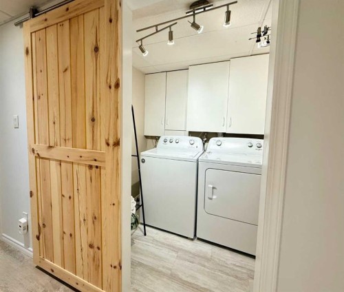 1621 4 Avenue, Wainwright, AB - Indoor Photo Showing Laundry Room