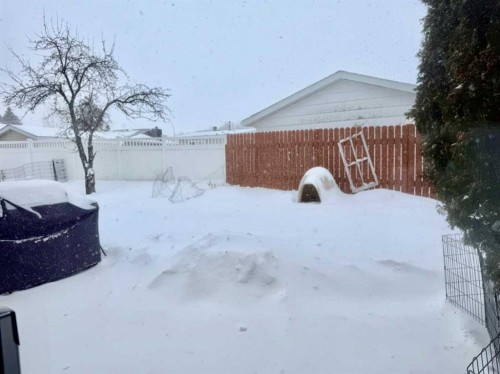 1621 4 Avenue, Wainwright, AB - Outdoor