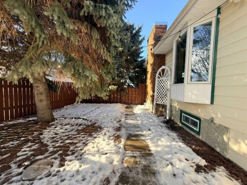 1621 4 Avenue, Wainwright, AB - Outdoor