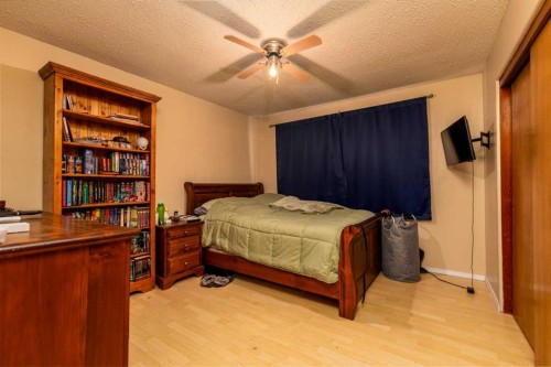 4813 46 Street, Lloydminster, SK - Indoor Photo Showing Bedroom