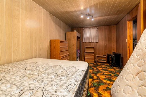 4813 46 Street, Lloydminster, SK - Indoor Photo Showing Bedroom