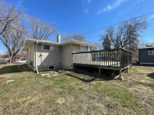 4813 46 Street, Lloydminster, SK - Outdoor