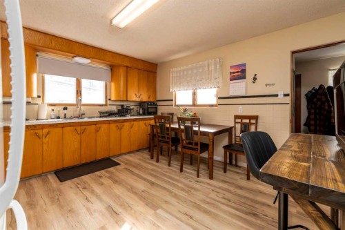 4813 46 Street, Lloydminster, SK - Indoor