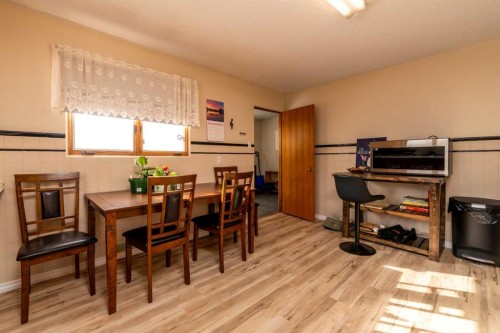 4813 46 Street, Lloydminster, SK - Indoor Photo Showing Dining Room