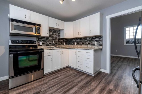 4535 47 Street, Lloydminster, SK - Indoor Photo Showing Kitchen