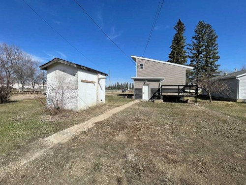 4535 47 Street, Lloydminster, SK - Outdoor