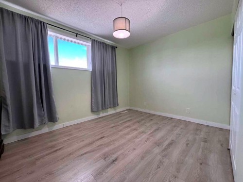 88-305 5 St., Wainwright, AB - Indoor Photo Showing Other Room