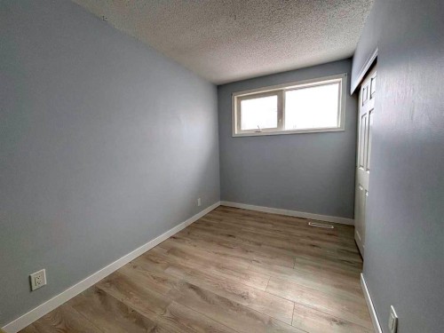 88-305 5 St., Wainwright, AB - Indoor Photo Showing Other Room
