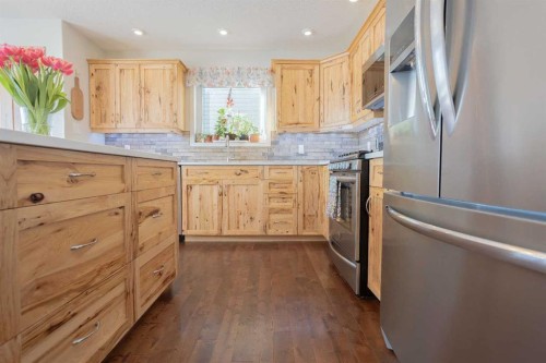2413 7 Avenue, Wainwright, AB - Indoor Photo Showing Kitchen