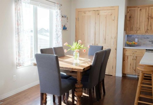 2413 7 Avenue, Wainwright, AB - Indoor Photo Showing Dining Room