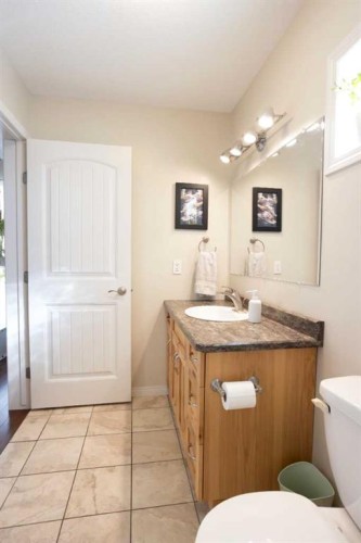 2413 7 Avenue, Wainwright, AB - Indoor Photo Showing Bathroom