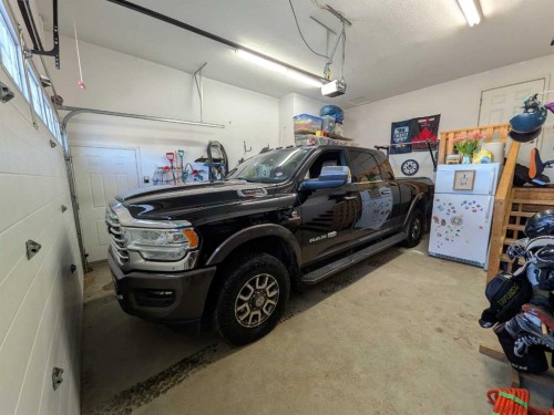 2413 7 Avenue, Wainwright, AB - Indoor Photo Showing Garage