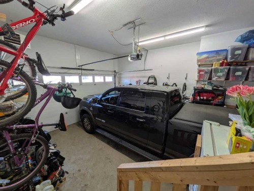 2413 7 Avenue, Wainwright, AB - Indoor Photo Showing Garage