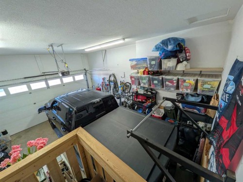 2413 7 Avenue, Wainwright, AB - Indoor Photo Showing Garage