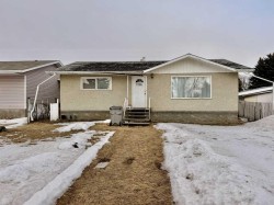 1126 6 Avenue  Wainwright, AB T9W 1G2