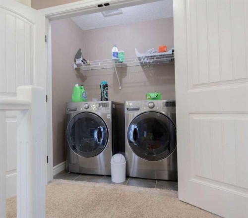 822 28 Street, Wainwright, AB - Indoor Photo Showing Laundry Room