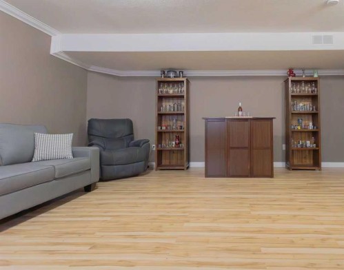 822 28 Street, Wainwright, AB - Indoor Photo Showing Living Room