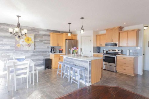 822 28 Street, Wainwright, AB - Indoor Photo Showing Kitchen
