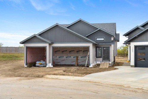 5519 13 Street, Lloydminster, AB - Outdoor
