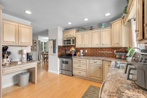 4812 53 Avenue, Kitscoty, AB - Indoor Photo Showing Kitchen With Double Sink With Upgraded Kitchen
