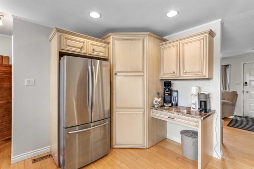 4812 53 Avenue, Kitscoty, AB - Indoor Photo Showing Kitchen