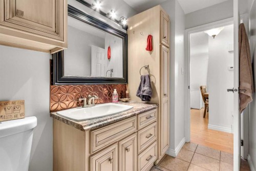 4812 53 Avenue, Kitscoty, AB - Indoor Photo Showing Bathroom