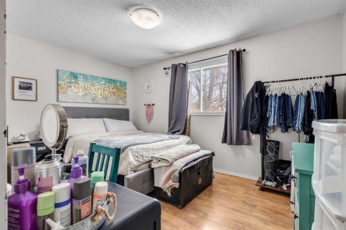 4812 53 Avenue, Kitscoty, AB - Indoor Photo Showing Bedroom