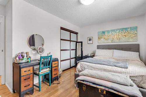 4812 53 Avenue, Kitscoty, AB - Indoor Photo Showing Bedroom