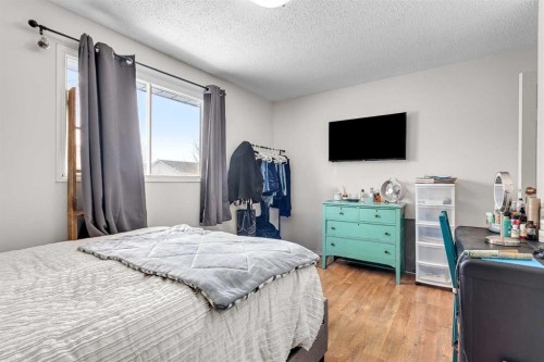 4812 53 Avenue, Kitscoty, AB - Indoor Photo Showing Bedroom