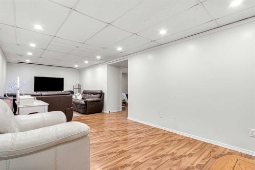 4812 53 Avenue, Kitscoty, AB - Indoor