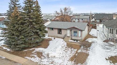 4812 53 Avenue, Kitscoty, AB - Outdoor