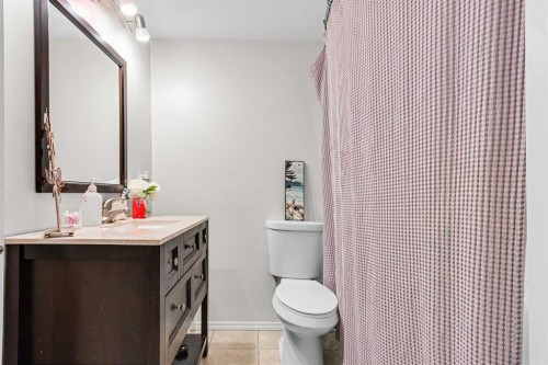 4812 53 Avenue, Kitscoty, AB - Indoor Photo Showing Bathroom