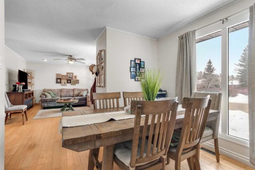 4812 53 Avenue, Kitscoty, AB - Indoor Photo Showing Dining Room