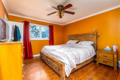 3410 54 Avenue, Lloydminster, AB - Indoor Photo Showing Bedroom