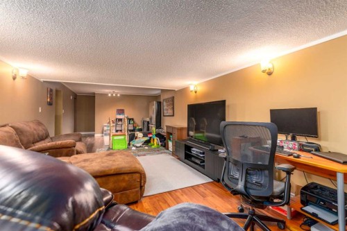3410 54 Avenue, Lloydminster, AB - Indoor