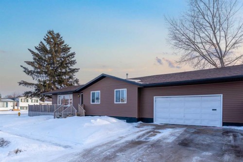 3410 54 Avenue, Lloydminster, AB - Outdoor