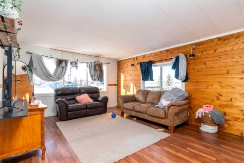 2-31222 Grid Rd 774, Rural, SK - Indoor Photo Showing Living Room