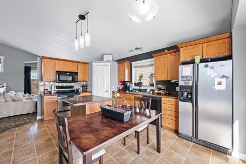 2305 61 A Avenue, Lloydminster, AB - Indoor Photo Showing Kitchen