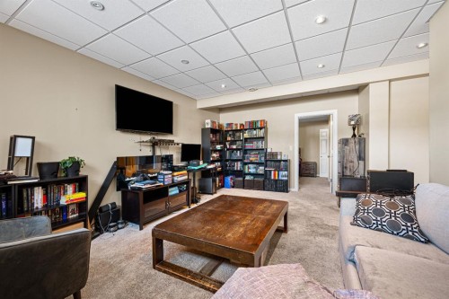 2305 61 A Avenue, Lloydminster, AB - Indoor